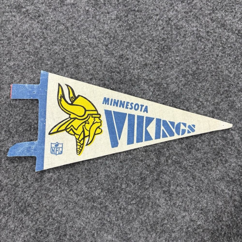 Vintage Minnesota Vikings Mini Pennant 7” NFL Football